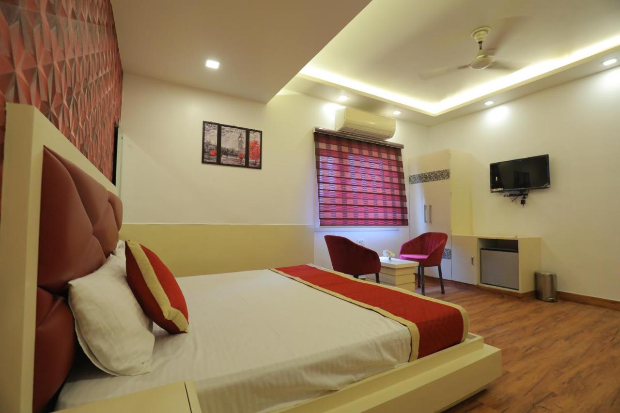 Hotel Sahib'S Red Carpet - The Family & Corporate Hotel Agra  Luaran gambar