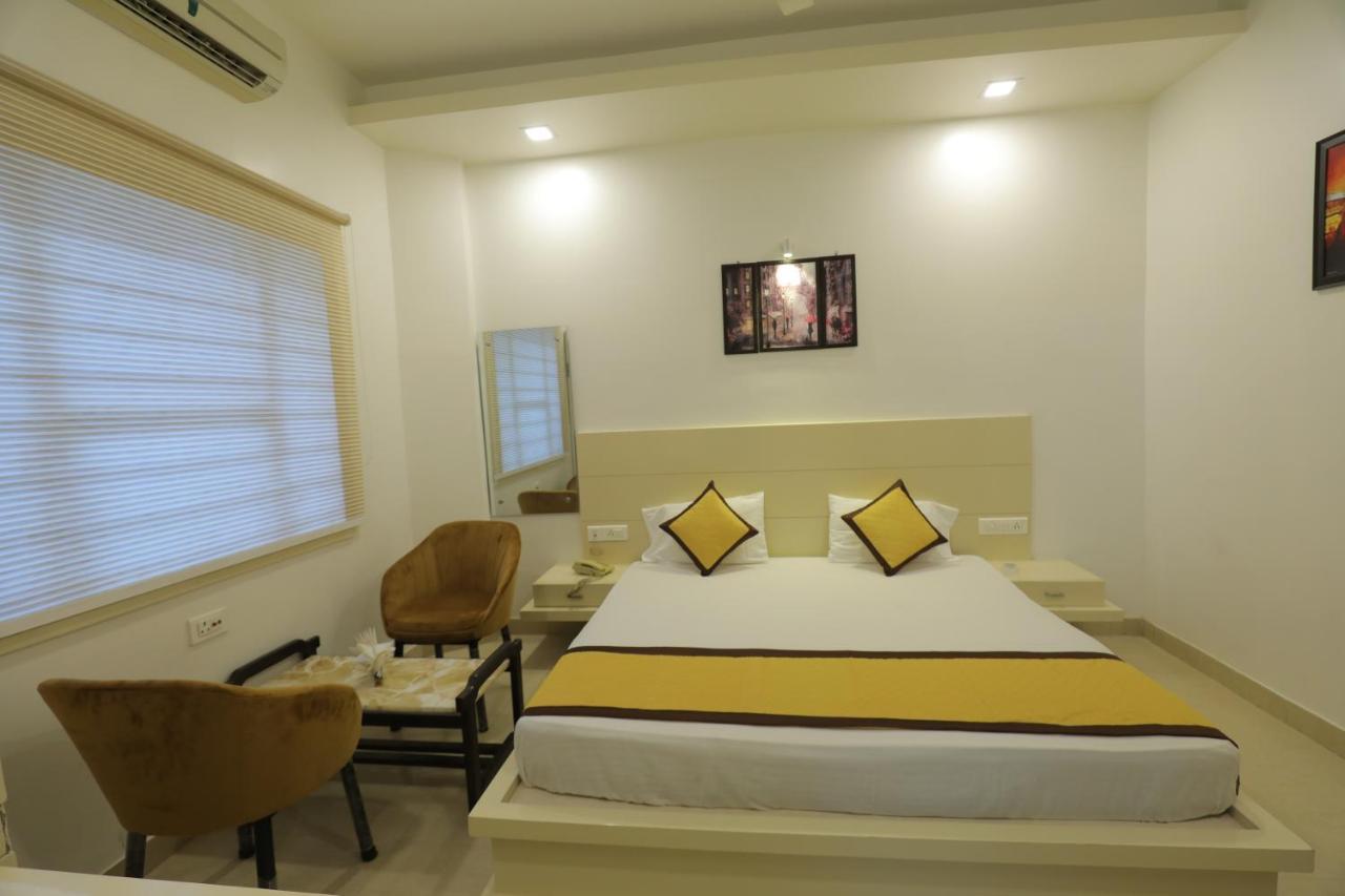 Hotel Sahib'S Red Carpet - The Family & Corporate Hotel Agra  Luaran gambar