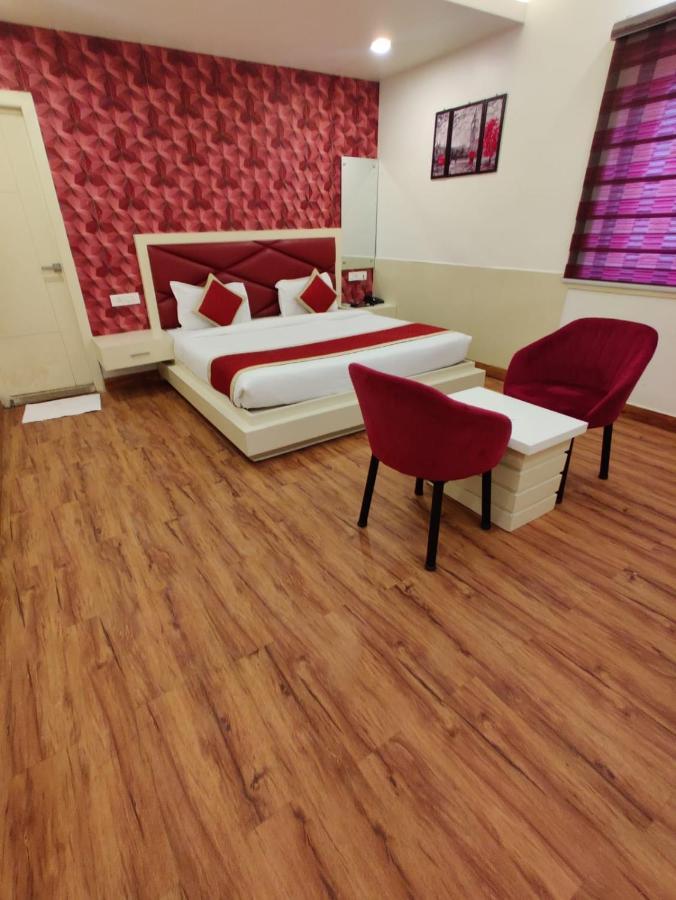 Hotel Sahib'S Red Carpet - The Family & Corporate Hotel Agra  Luaran gambar