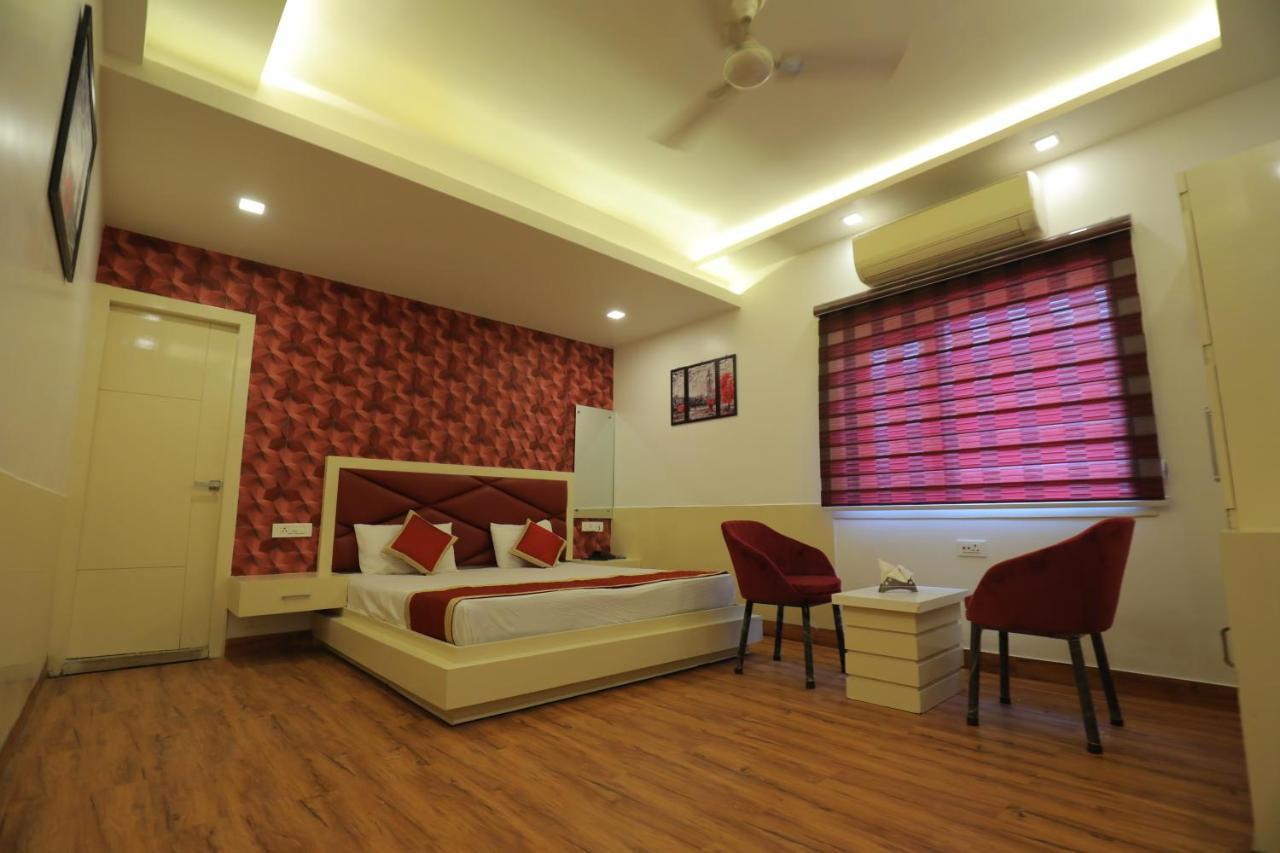 Hotel Sahib'S Red Carpet - The Family & Corporate Hotel Agra  Luaran gambar