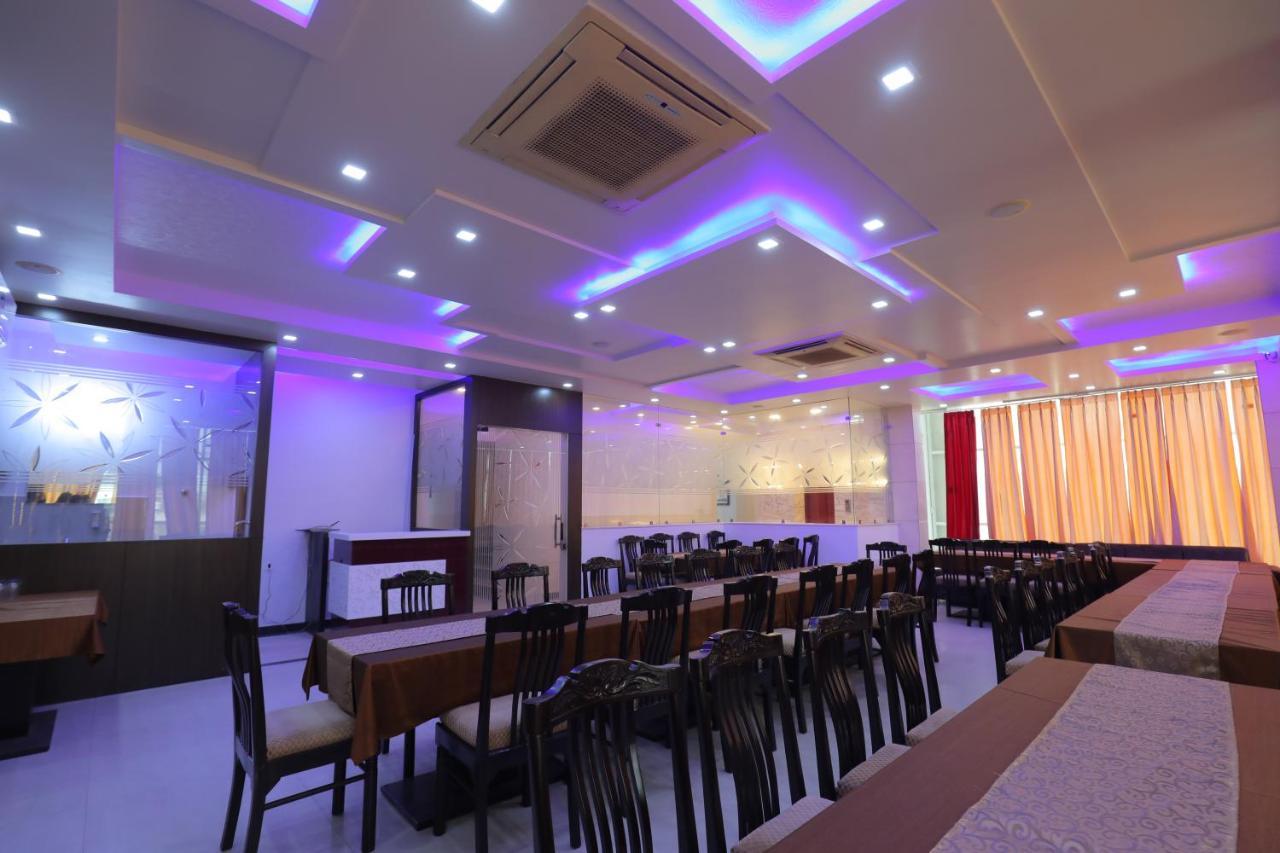 Hotel Sahib'S Red Carpet - The Family & Corporate Hotel Agra  Luaran gambar